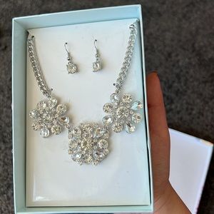 k&m accessory statement necklace + earrings set